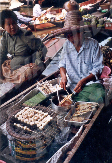 Damnoen Saduak